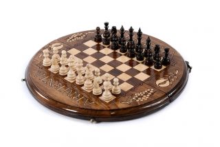 Circular chess