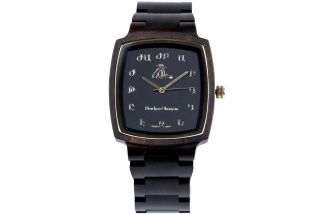 Man's wooden wrist watch- black