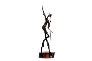 Michael Jackson sculpture 