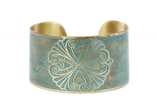 Brass bracelet miniature snowflake
