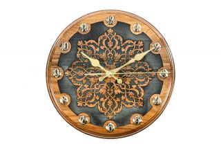 Clock with Uzbek ornamental motif 