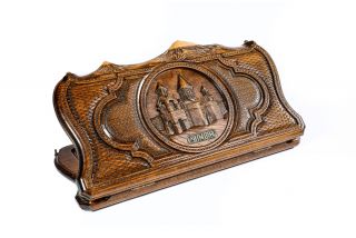 Etchmiadzin backgammon with copyrighted Mount Ararat outline.