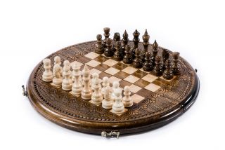 Circular chess