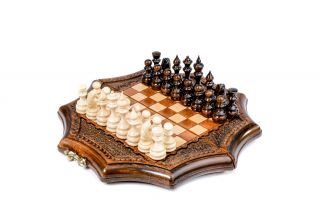 Star-shaped chess