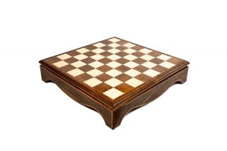 Box-style chess 