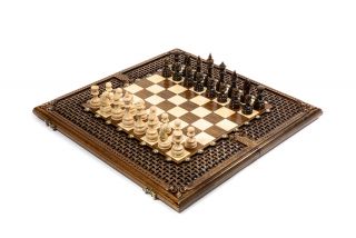 Chess-backgammon with an ornamental braid pattern classic